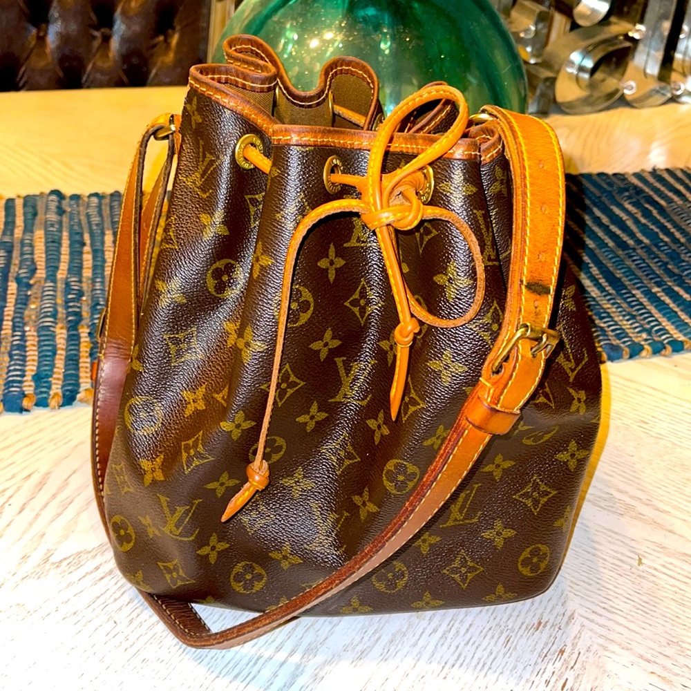 COPY - LOUIS VUITTON Noe GM Drawstring Shoulder Bag Monogram Leather BN M42224 …